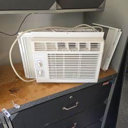 5000 BTU in window AC - Midea