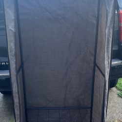 Portable wardrobe