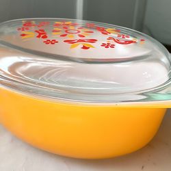 VINTAGE PYREX “FRIENDSHIP CASSEROLE DISH …#043”