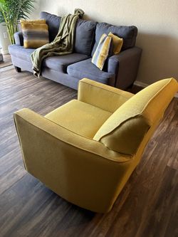 Swivel Chair 🪑