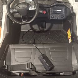 Carro de juguete eléctrico