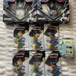 Pokémon Sun & Moon/Sword & Shield Pokemon Center (LOT) NEW
