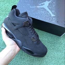 Jordan 4 Retro “Black Cat” 🐈‍⬛ Size 9.5M