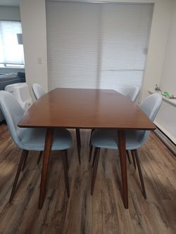 Mid Century Modern Dining Table + 4 Chairs Thumbnail