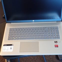 HP 17-in Op0012nr Laptop