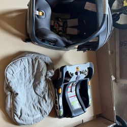 Chicco Keyfit 30 Car seat, additional Base, cold weather Muff