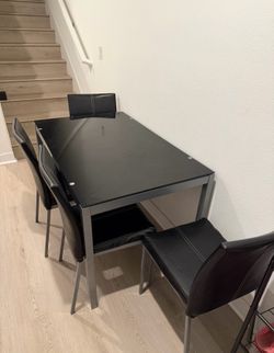 Dining table set