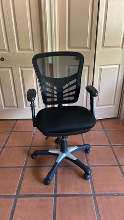 Black Mesh Office Chair with Armrests
