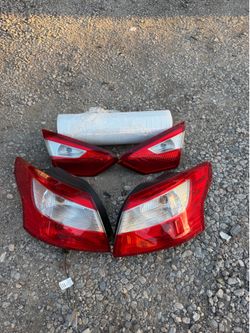 2011 Ford Focus SE tail lights