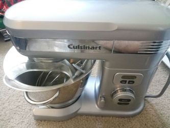 Cuisinart Mixer Chrome with attachments