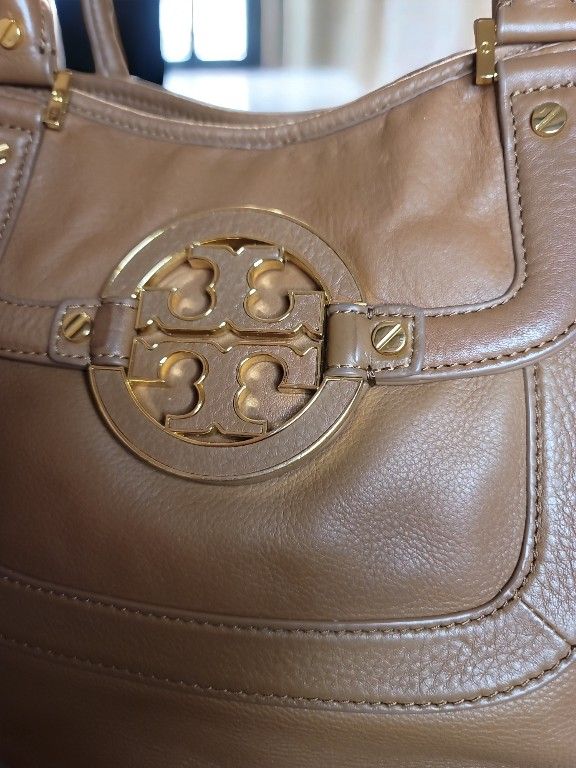 Tory Burch Amanda Classic Leather Hobo Bag Tote Beige