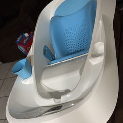 4moms Cleanwater Tub 3-in-1 Grow-with-Me Baby Bathtub w/ Digital Thermometer