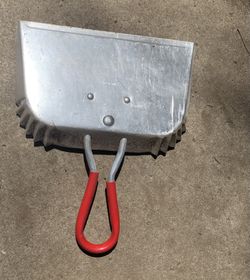 Professional 17 in. Aluminum Dust Pan