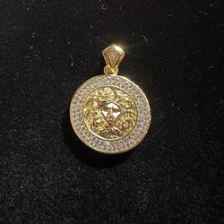 Iced Out Gold Medusa Pendant (Lab Simulated Diamonds)