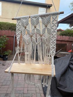 Handmade Macramé Hanging Shelf – Boho Wall Décor, Excellent Condition