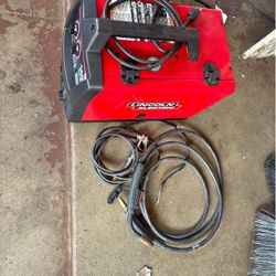 Lincoln welder 140 working good