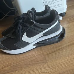 Lightly used Nike Pre Day Size 8.5