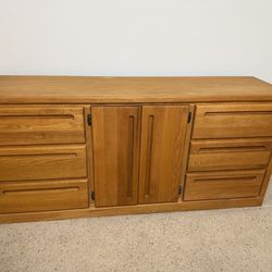 Bedroom dressers and bedside cabinets