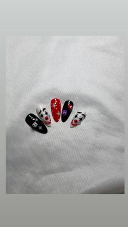 Clown Press On Nails