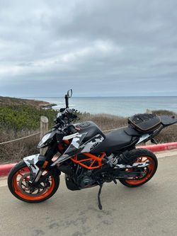 2022 KTM Duke 390