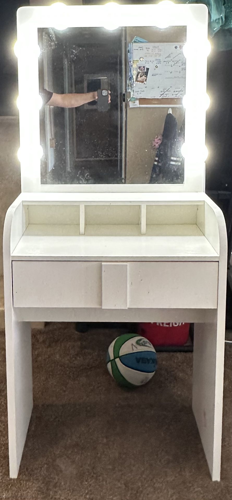 Makeup Vanity With Lights
