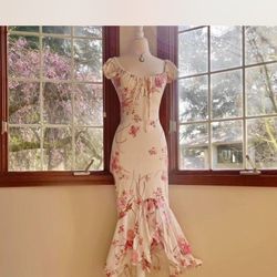 Beautiful vintage 90s Arden B dress made in France.