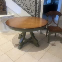 Pier 1 Dinning Table And Chairs