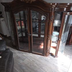 China Cabinet/ Hutch 