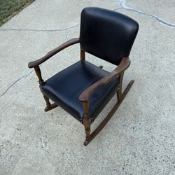 Nice midsize rocking chair vintage
