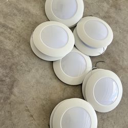 Halo HLC 6" White Trim Integrated 3000K LED Recessed Light Fixtures (lot Of 11)