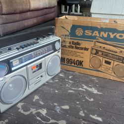 Sanyo Boombox Boom Box Ghetto Blaster Stereo Cassette Radio With Original Box