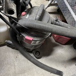Husky 6 Gallon Shop Vac