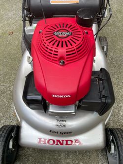 Honda Self Propelled Lawn Mower with Easy Start Auto Choke System - Model # HRR216K9VLAA