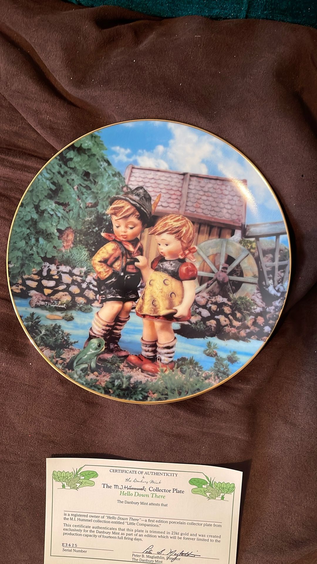 MJ Hummel Dambury Mint Collector Plate”Hello Down There”