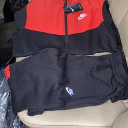 Men’s Nike sweatsuits HMU Sizes s m l xl 2x 4x left hit me $70 each 💯🔥‼️