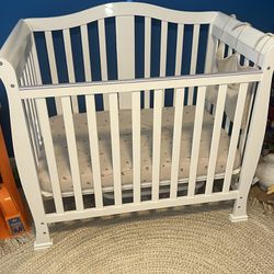 White Mini Crib With Mattress 
