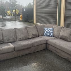 Sectional Couch 