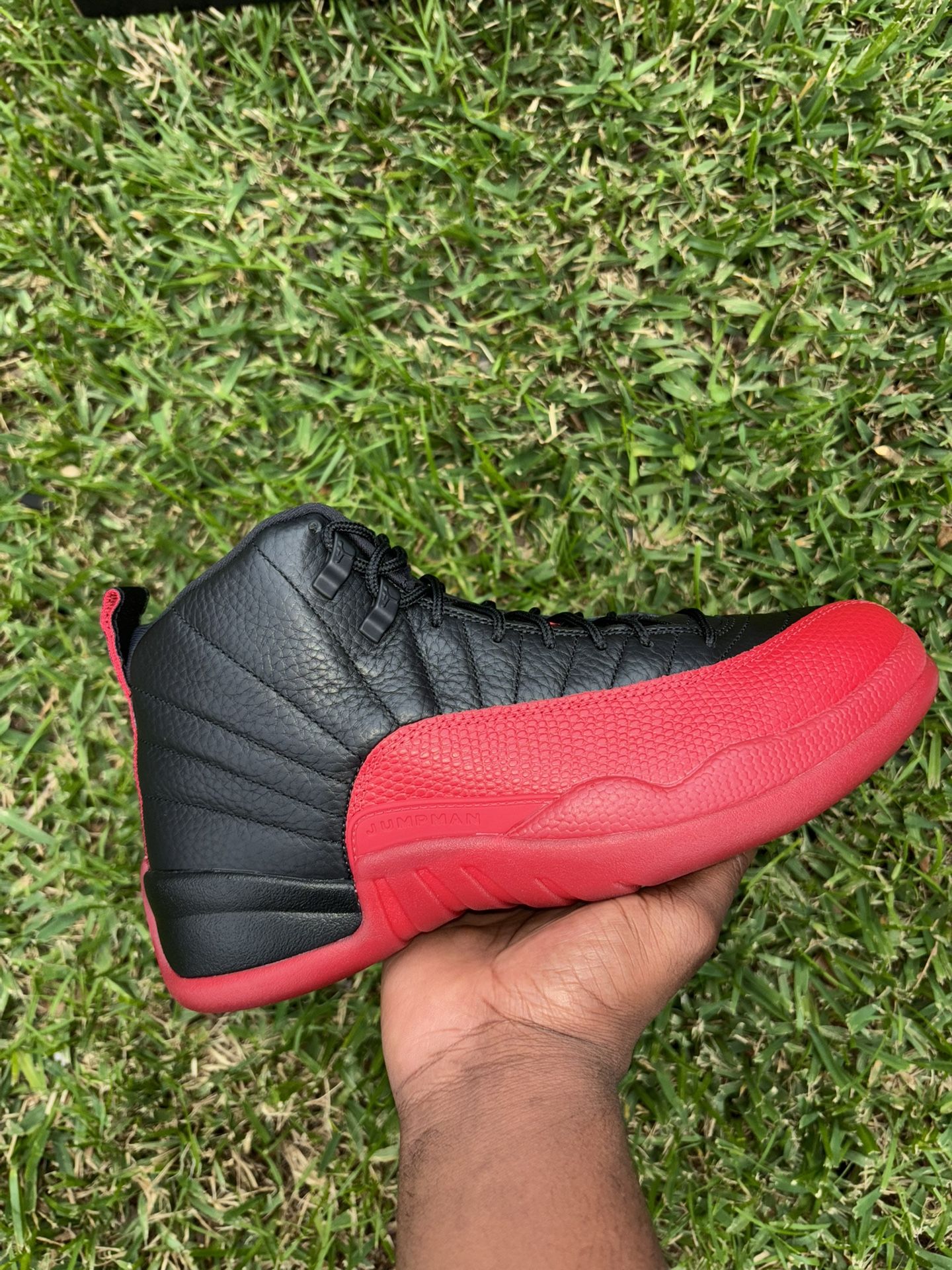 Jordan 12 Flu Game Sz 5y / 6y