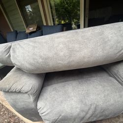 RECLINER CHAIR GREY IN GOOD CONDITION 