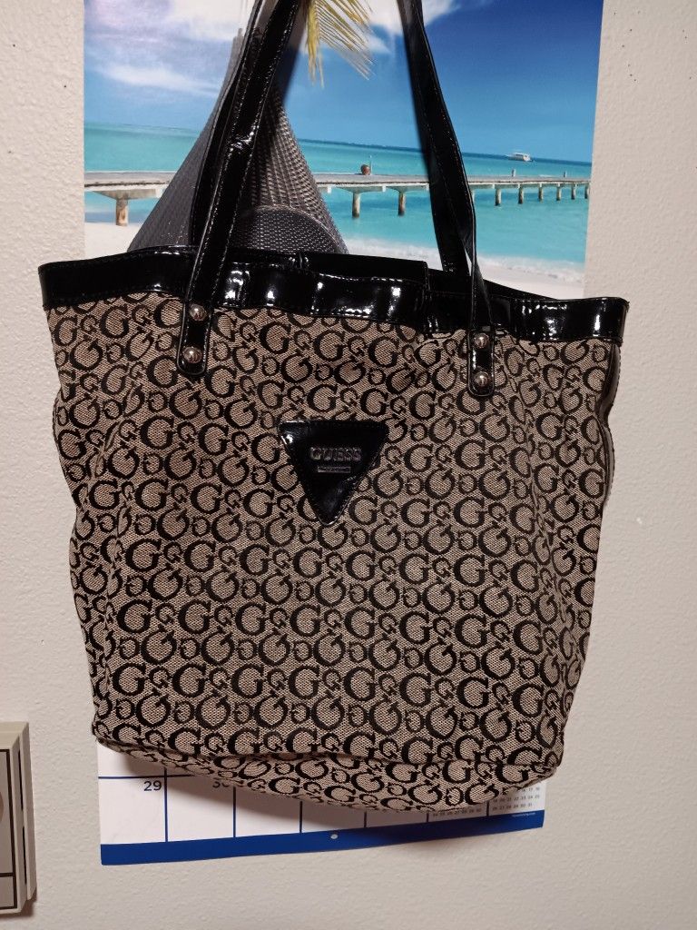 Guess Purse In Good Condition