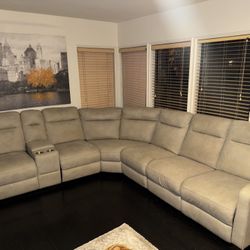 Living Spaces Grey Power Reclining Sectional Couch Recliner