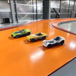 (Lot Of 3)Assorted Hot Wheels Stunt Team CUL8R/Chevrolet Corvette/Dieselboy/1:64. Overall Rating: They are in played-with, unboxed condition. The gree