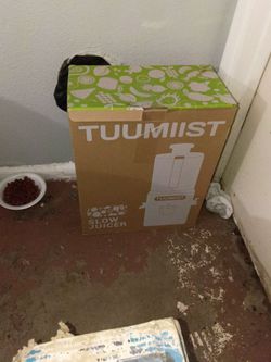 Slow juicer