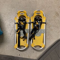 Kid snow shoes