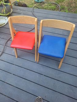 Child size folding chairs