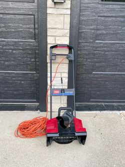 Snow Blower with Extension Cord