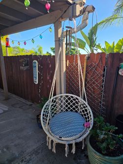 Hanging chair