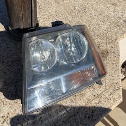 Chevy Avalanche Headlight 