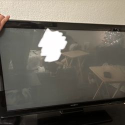 Insignia 38 inch Flat Screen TV WITH REMOTE $70