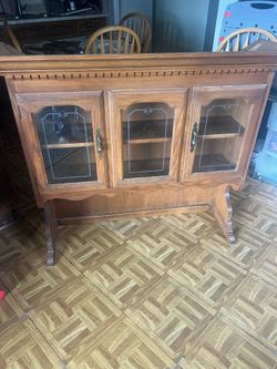 Hanging / wall cabinet